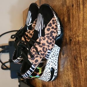 STEVE MADDEN ANIMAL PRINT SNEAKERS JCLIFF